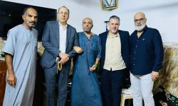 الساعدي و أبو الهيل يزوران الشاعر والمسرحي جبار محيبس في منزله بمدينة الصدر